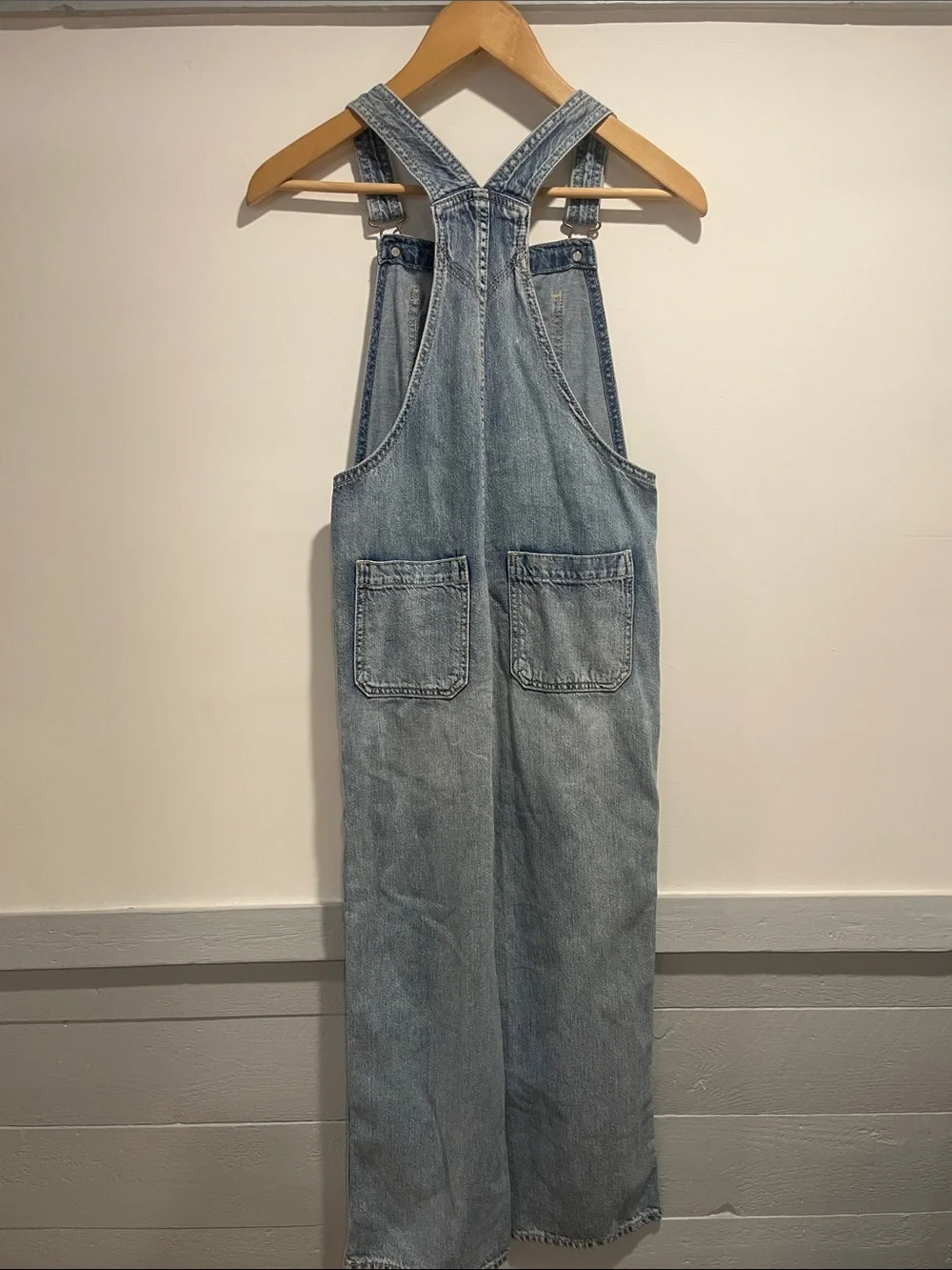 90’s inspired GAP Light Blue relaxed Denim Overalls with Front Pocket